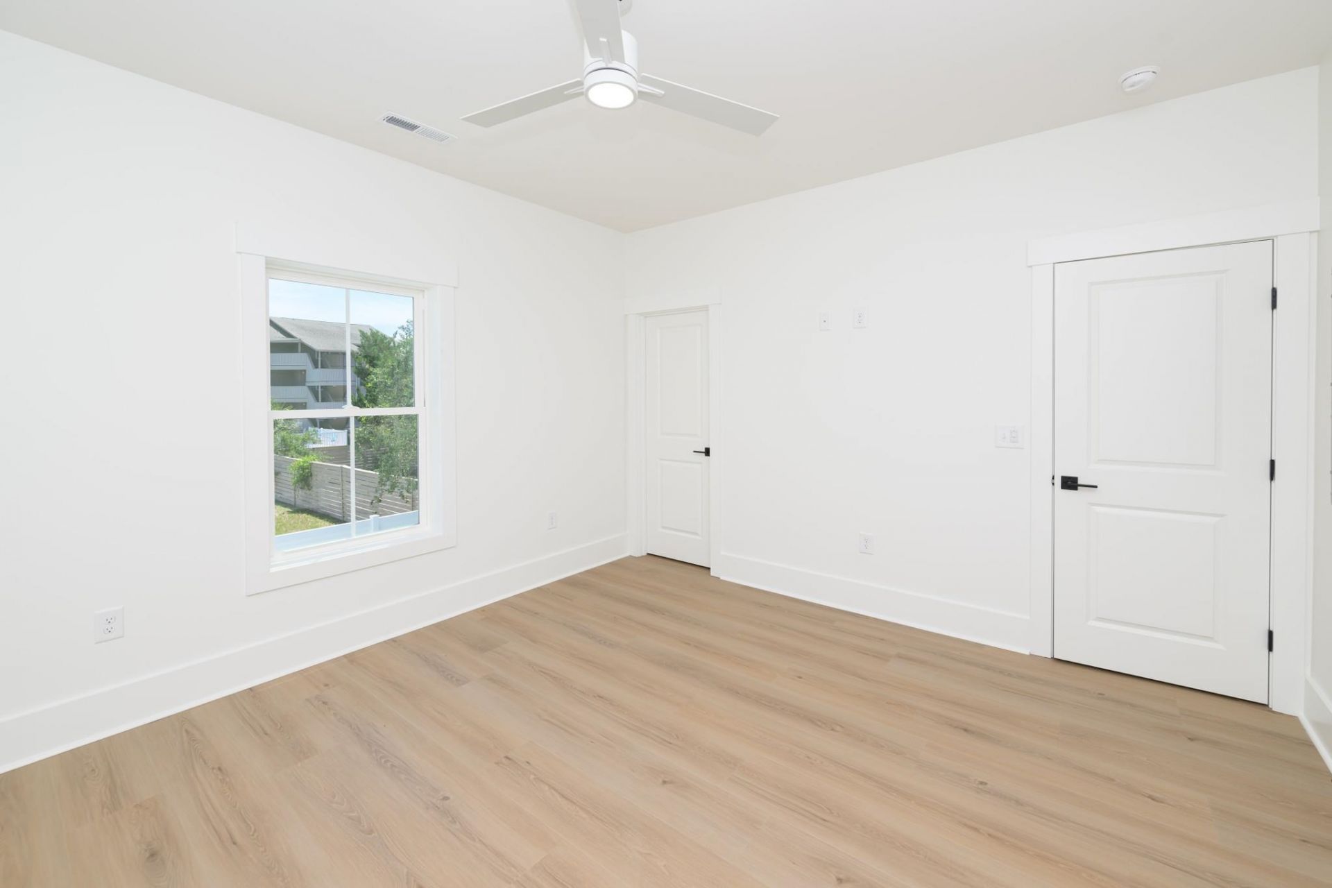 613 South Dogwood  Photo 11