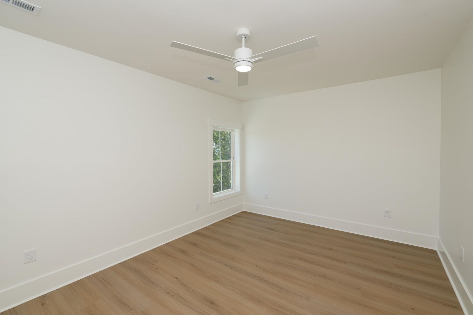 613 South Dogwood  Photo 17