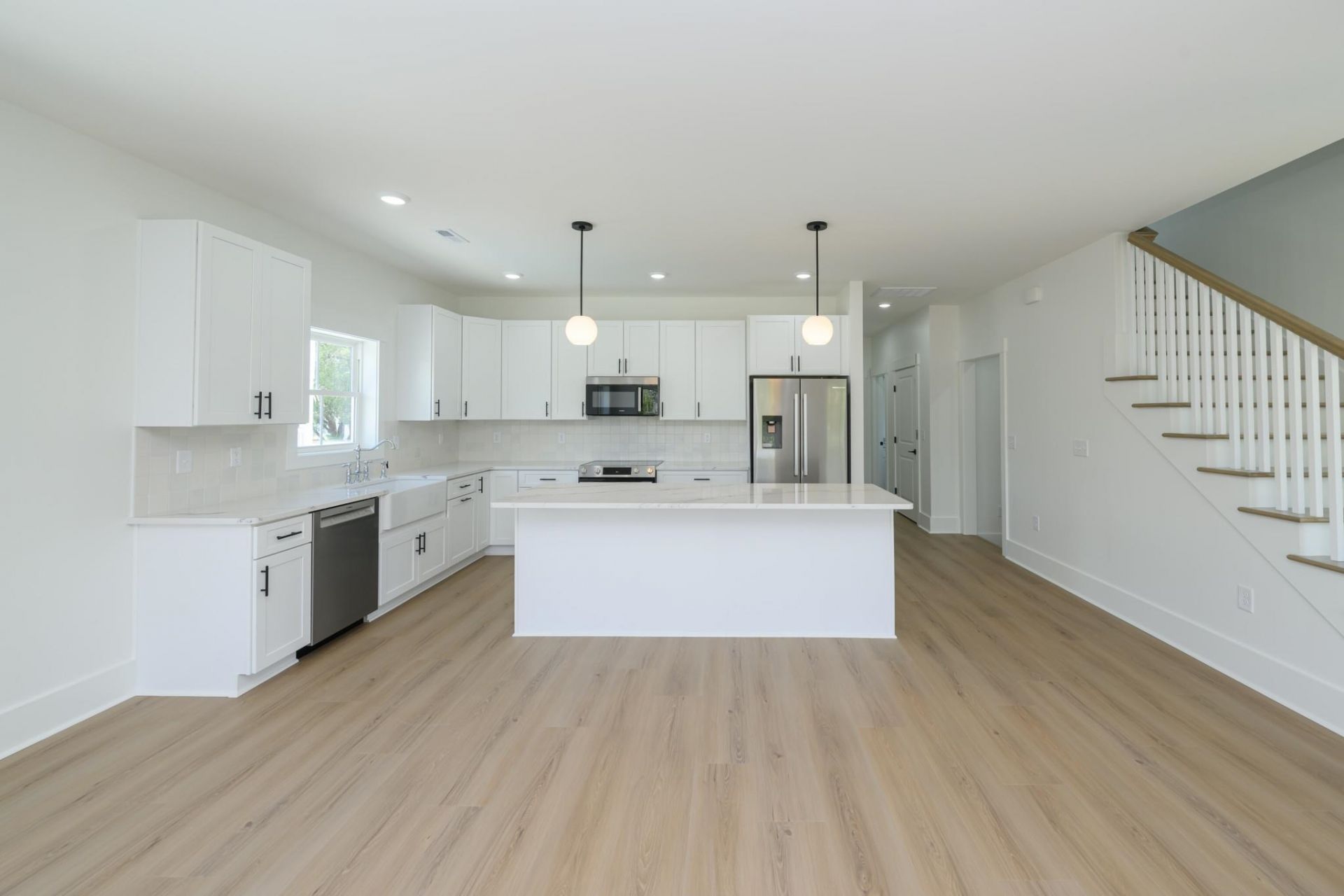 613 South Dogwood  Photo 6