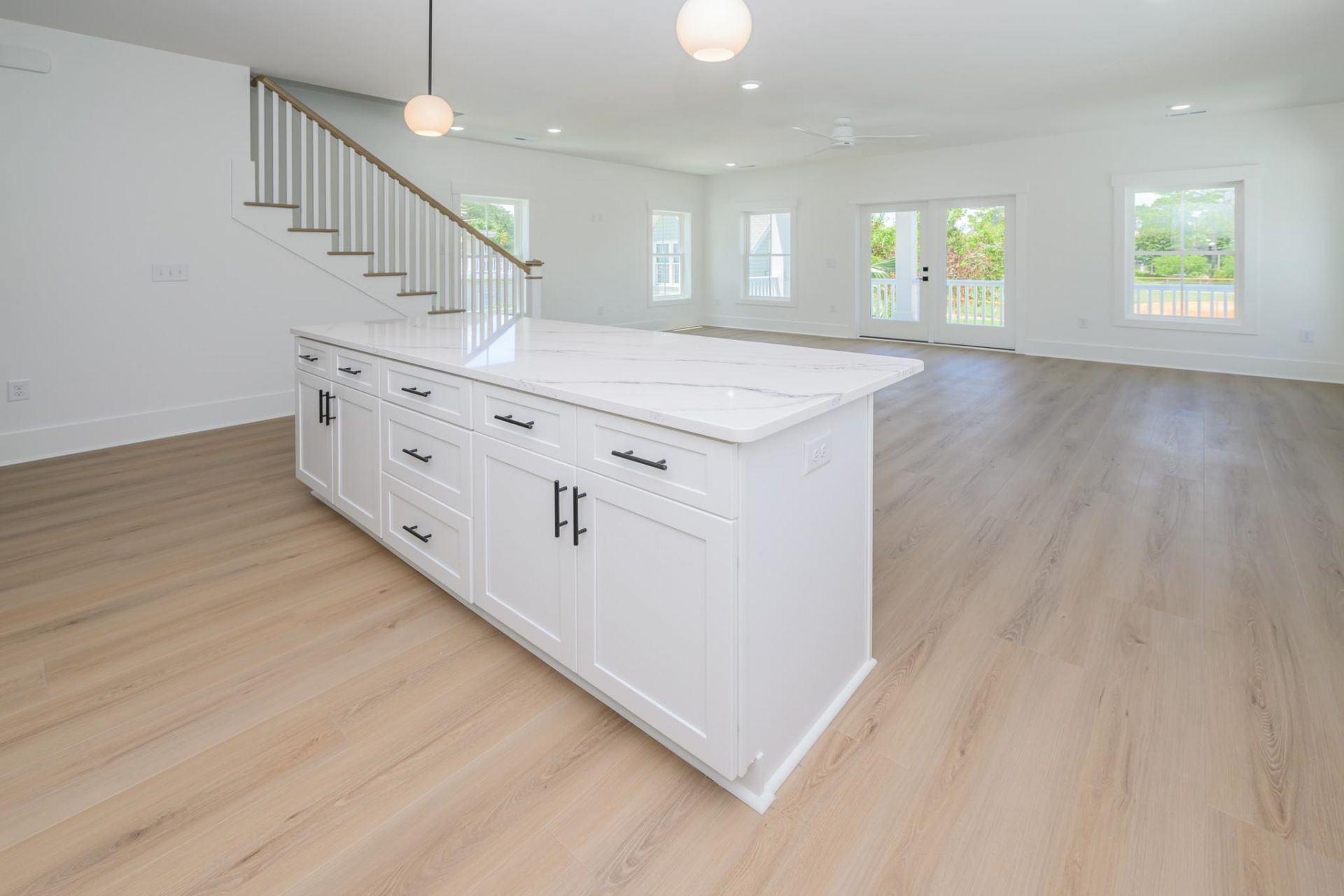 613 South Dogwood  Photo 7