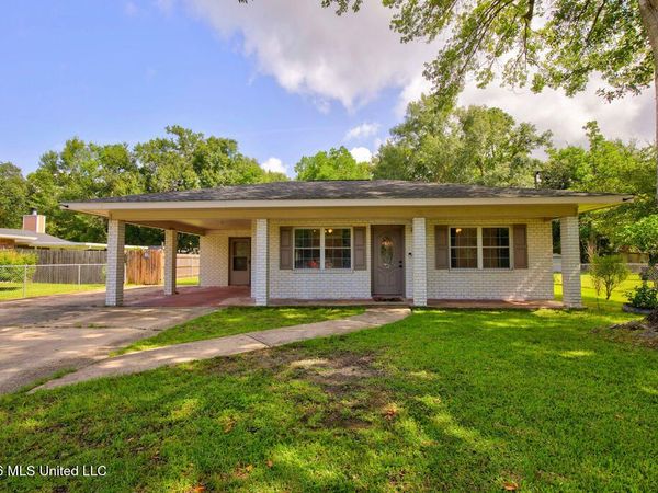610 Herlihy Street, Waveland, MS 39576