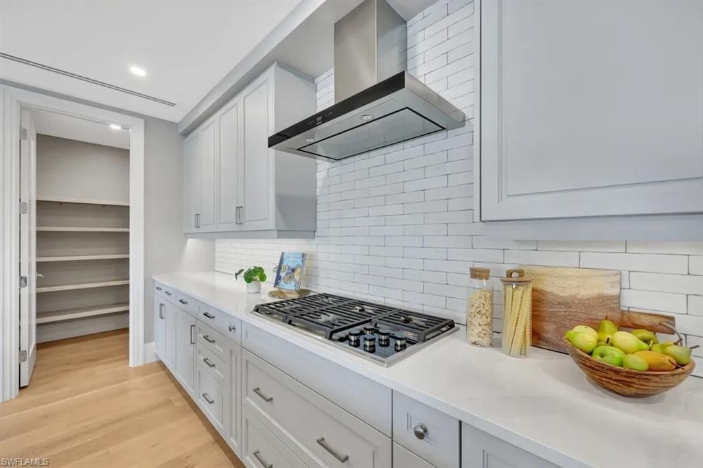 1130 3rd Ave S, Unit 512, Naples, FL 34102 Photo