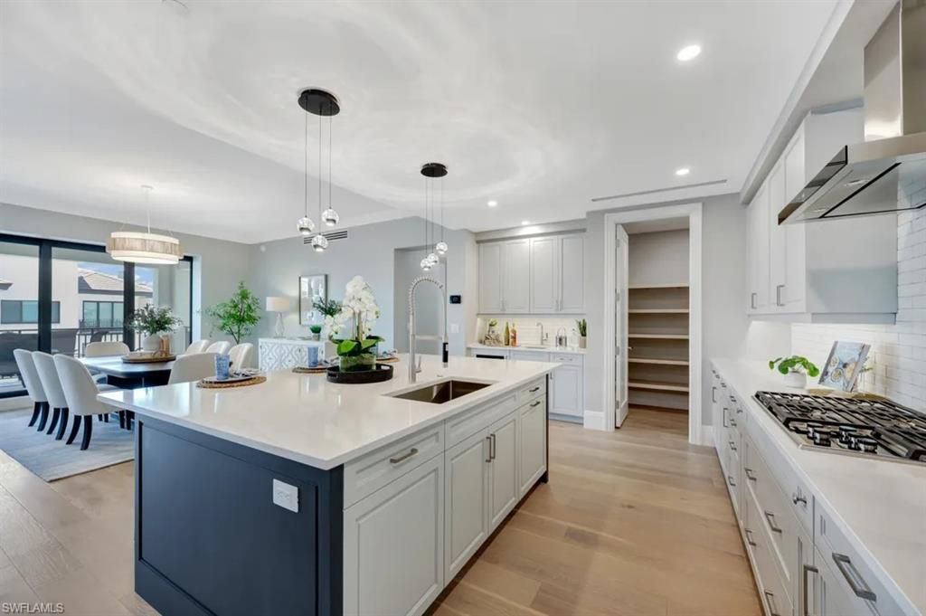 1130 3rd Ave S, Unit 512, Naples, FL 34102 Photo