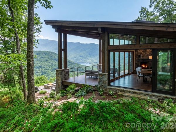 8 White Birch Court , Black Mountain, NC 28711
