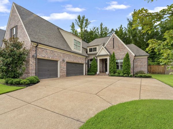 565 SAUNDERS CREEK CIR, Rossville, TN 38066