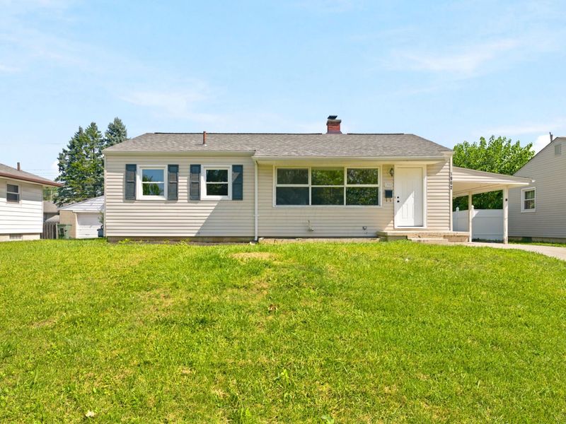 1962 E Beaumont Road , Columbus, OH 43224 Photo 2