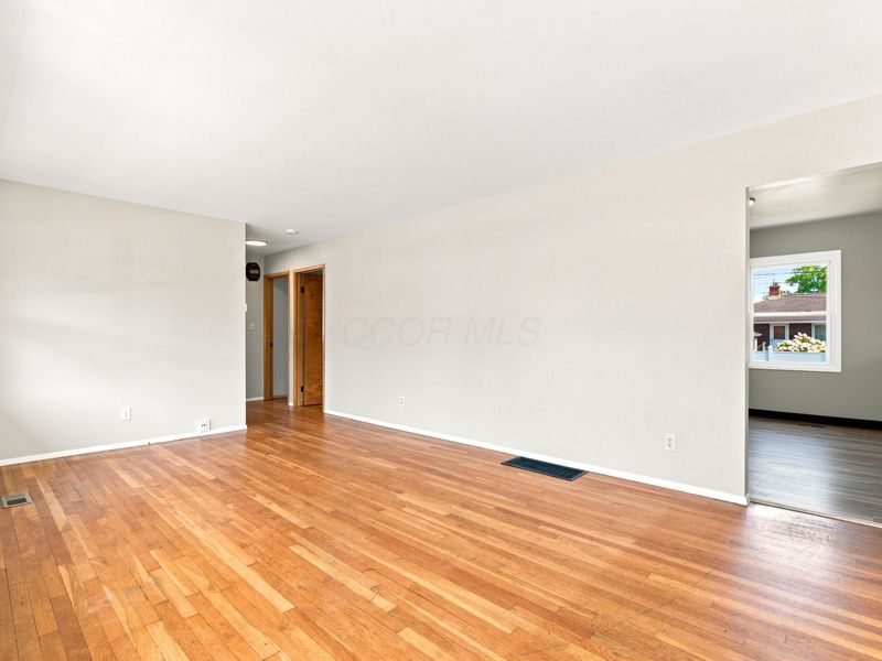 1962 E Beaumont Road , Columbus, OH 43224 Photo 7