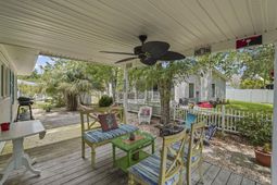 908 Wood St. photo 4