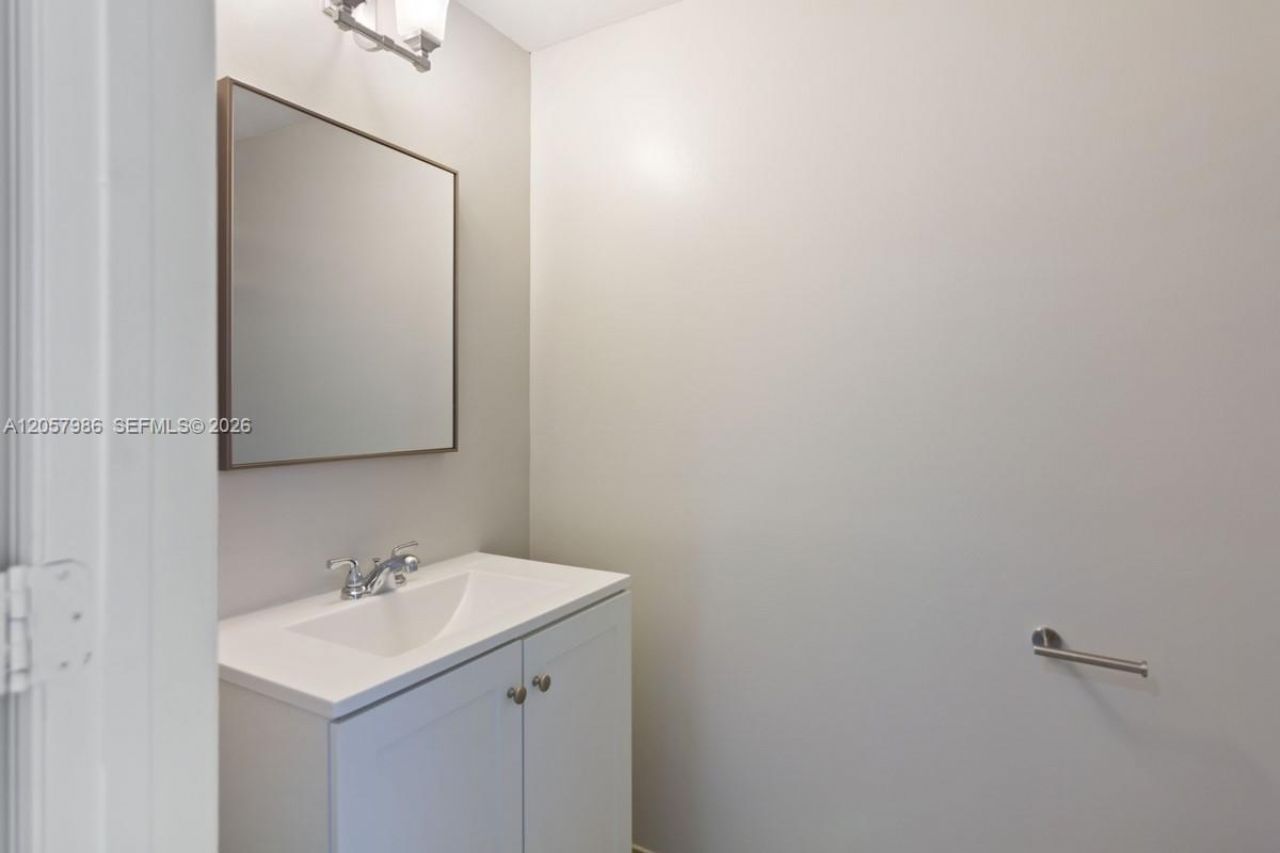 60 SW 13th St , Unit 3022, Miami, FL 33130 Photo