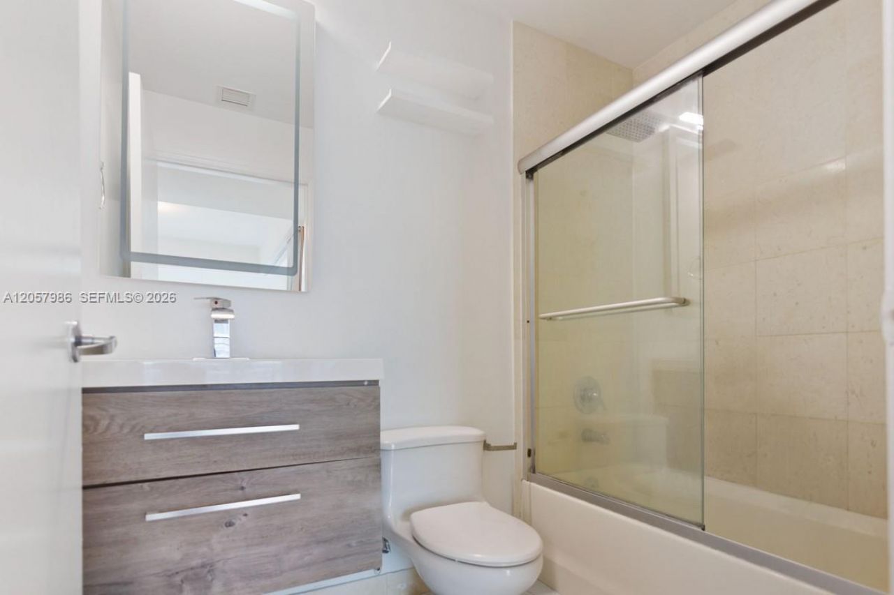 60 SW 13th St , Unit 3022, Miami, FL 33130 Photo