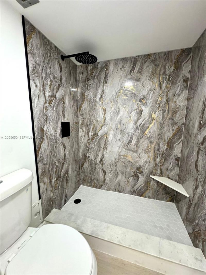 300 Bayview Dr , Unit 1201, Sunny Isles Beach, FL 33160 Photo