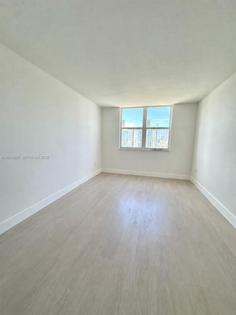 300 Bayview Dr , Unit 1201, Sunny Isles Beach, FL 33160 Photo