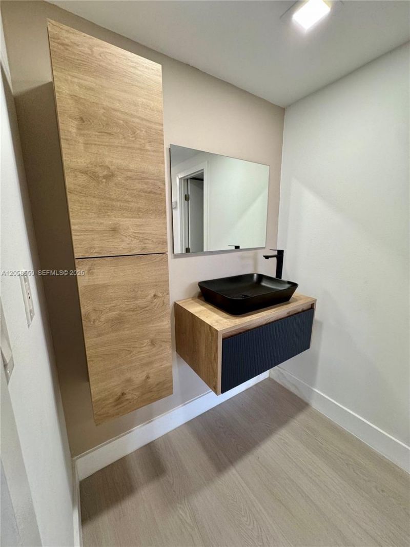 300 Bayview Dr , Unit 1201, Sunny Isles Beach, FL 33160 Photo