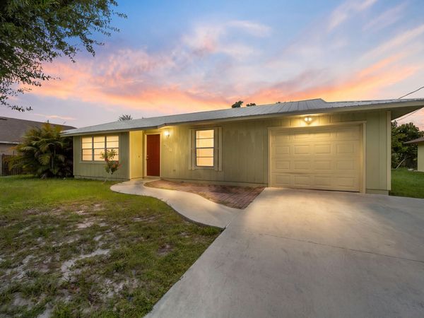 636 SW EYERLY Avenue, Port St. Lucie, FL 34983