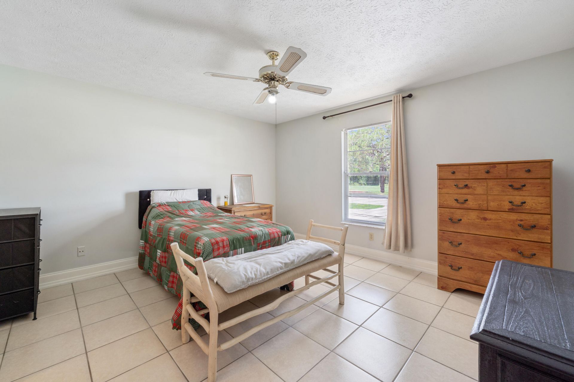 636 SW Eyerly Avenue, Port Saint Lucie, FL 34983 Photo
