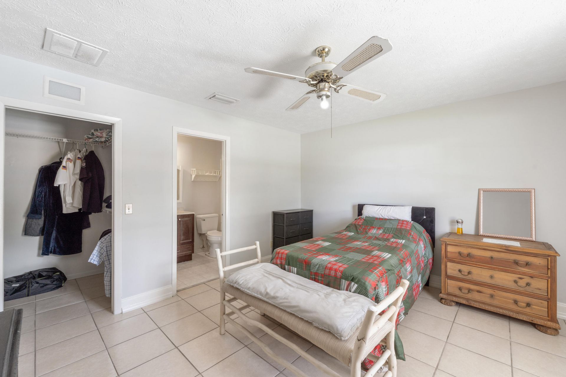 636 SW Eyerly Avenue, Port Saint Lucie, FL 34983 Photo
