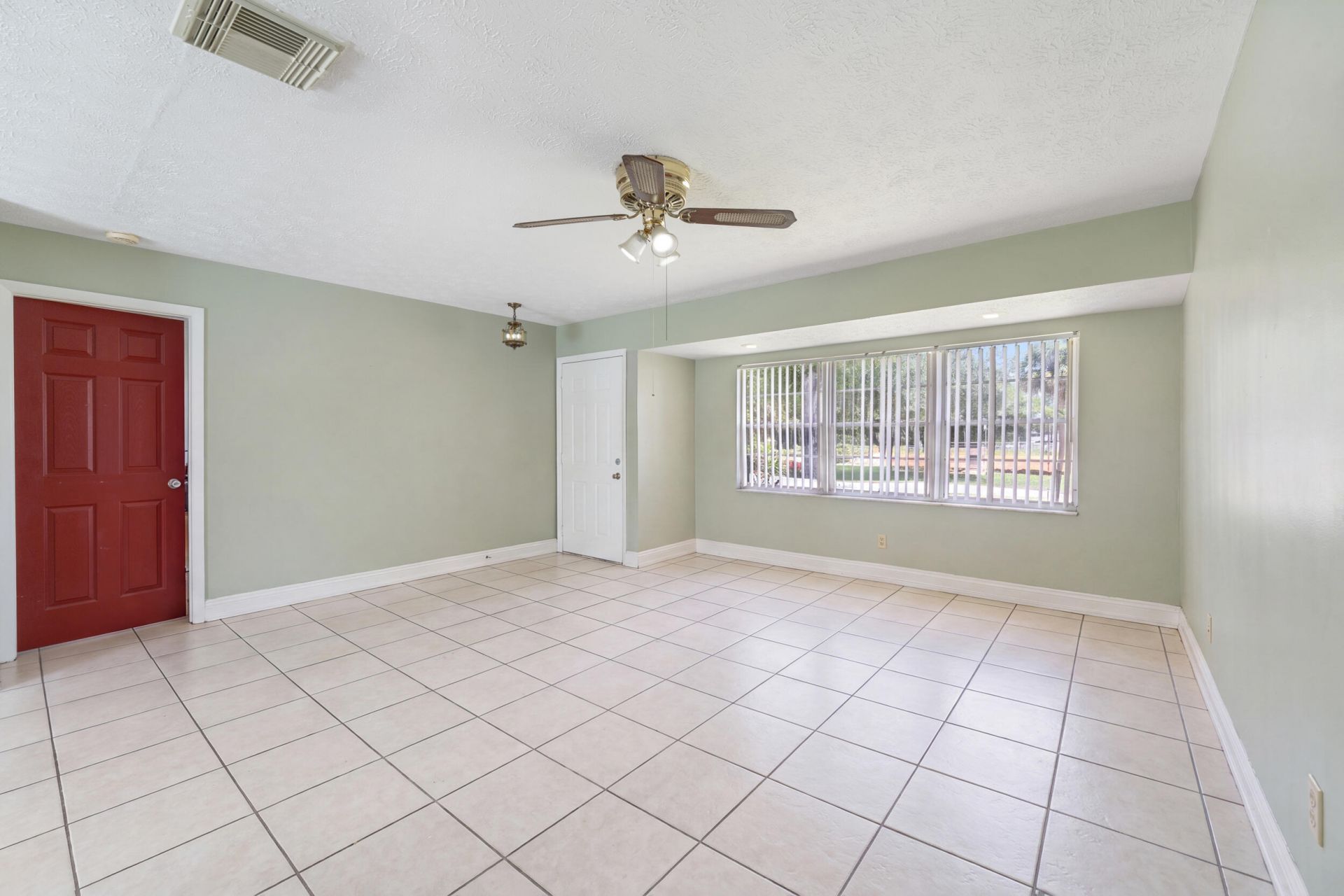 636 SW Eyerly Avenue, Port Saint Lucie, FL 34983 Photo