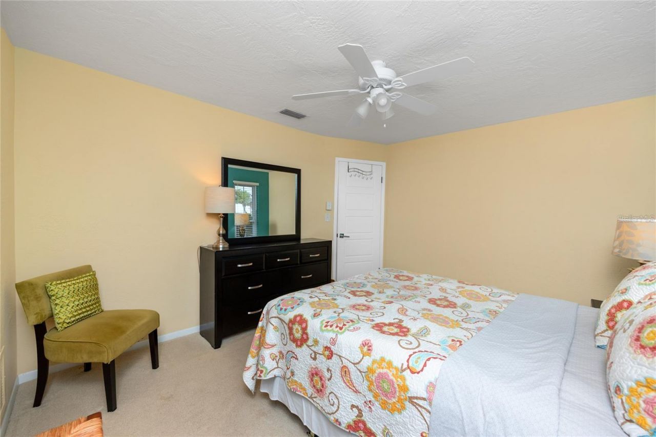 2096 Massachusetts Avenue Ne, Saint Petersburg, FL 33703 Photo