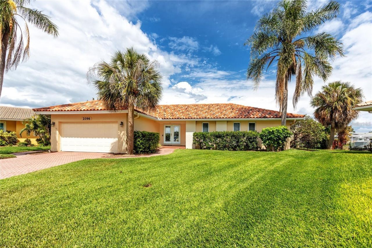2096 Massachusetts Avenue Ne, Saint Petersburg, FL 33703 Photo