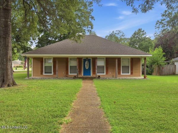 116 Eastwood Circle, Florence, MS 39073