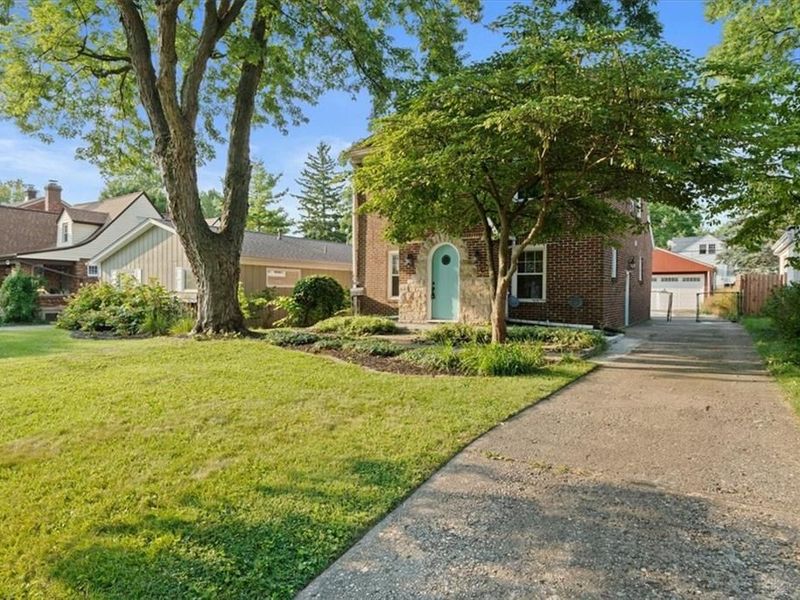 320 Claranna Avenue, Oakwood, OH 45419 Photo 3