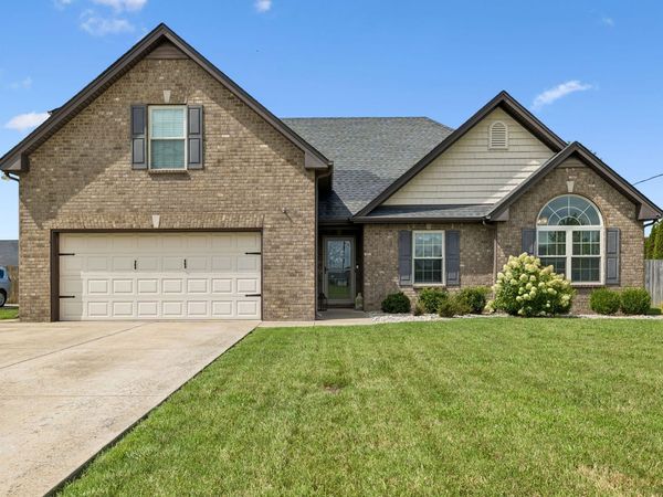 1951 Mural Ln, Murfreesboro, TN 37127