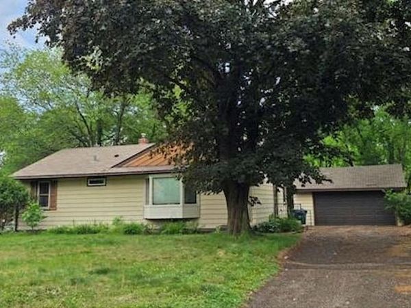 679 Skillman Avenue W, Roseville, MN 55113