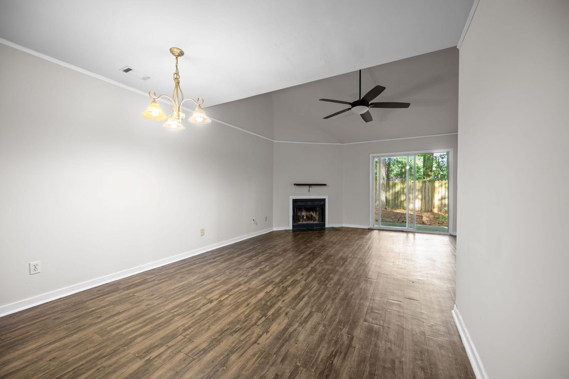4796 Champion Way Photo 11