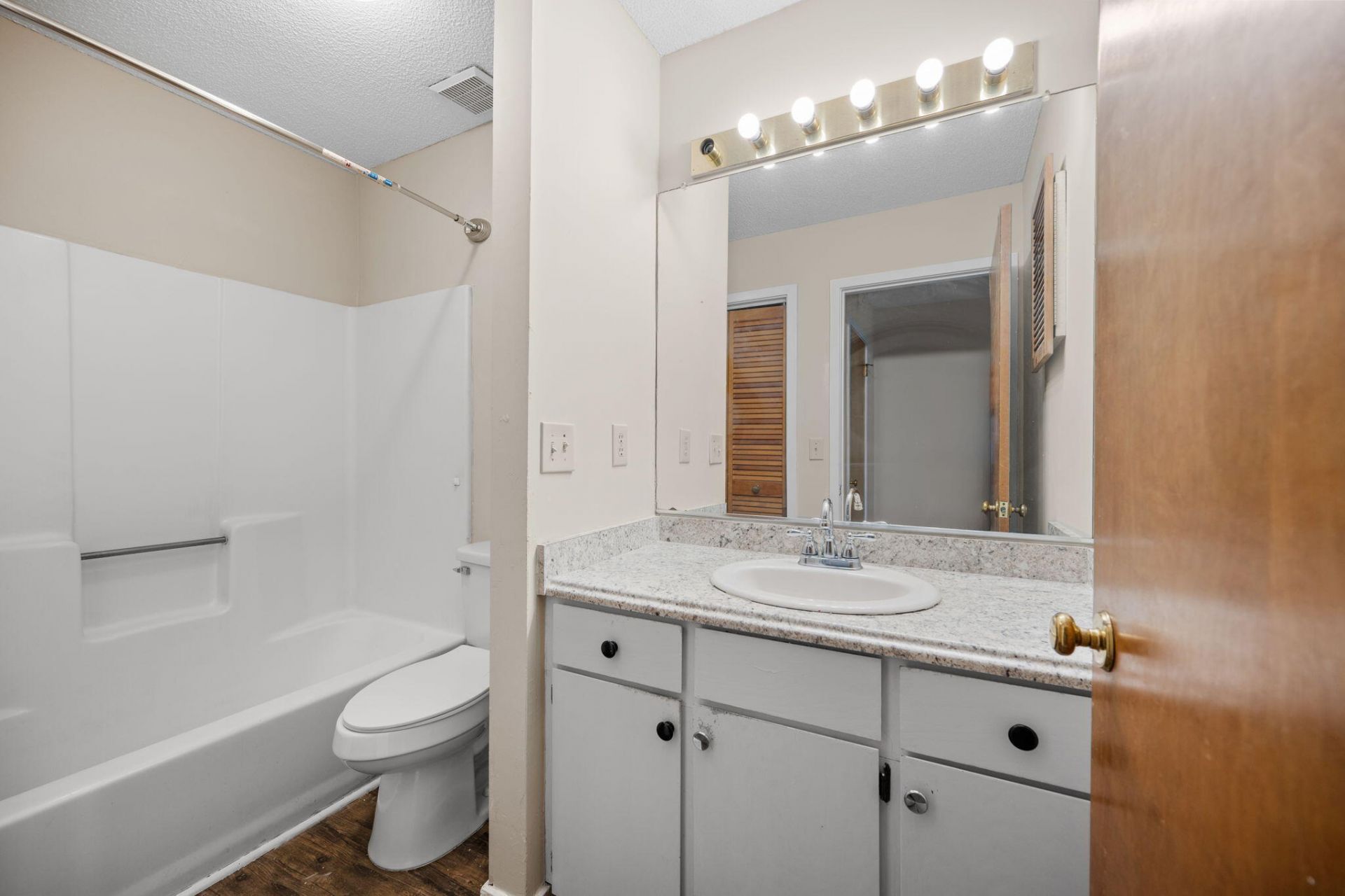 4796 Champion Way Photo 25