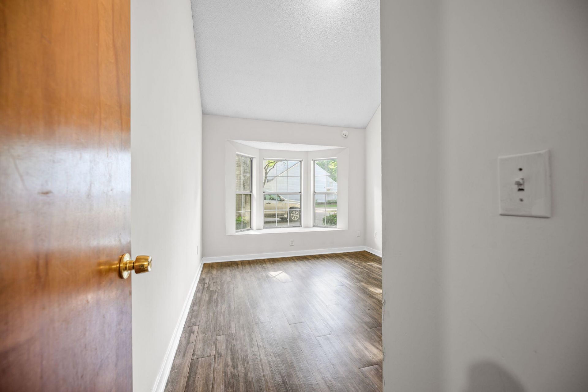 4796 Champion Way Photo 5