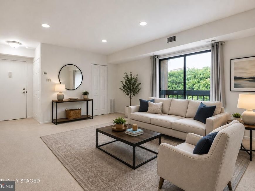 55204 Delaire Landing Road, Philadelphia, PA 19114 Main Photo