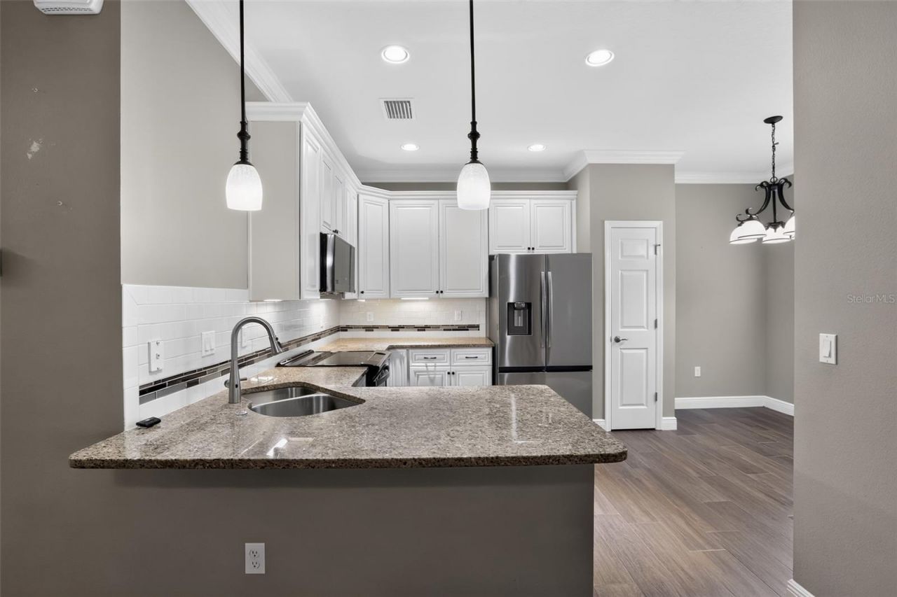 27728 Lisa Drive, Tavares, FL 32778 Photo