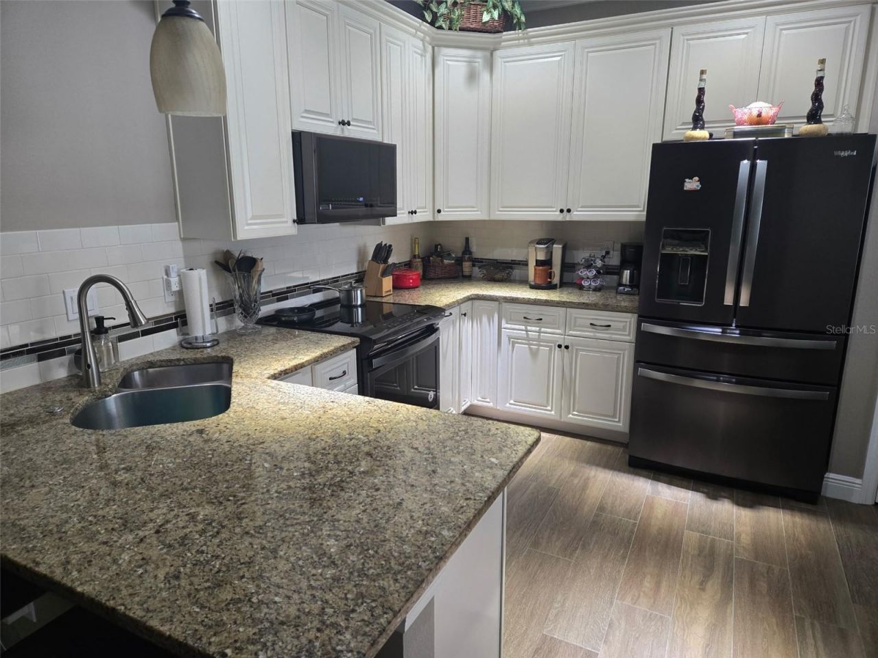 27728 Lisa Drive, Tavares, FL 32778 Photo