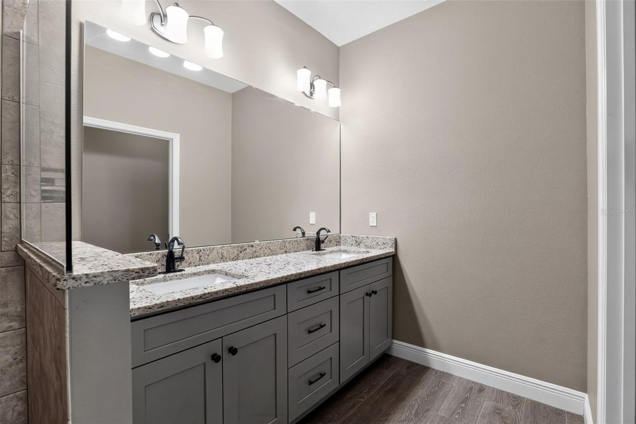27728 Lisa Drive, Tavares, FL 32778 Photo