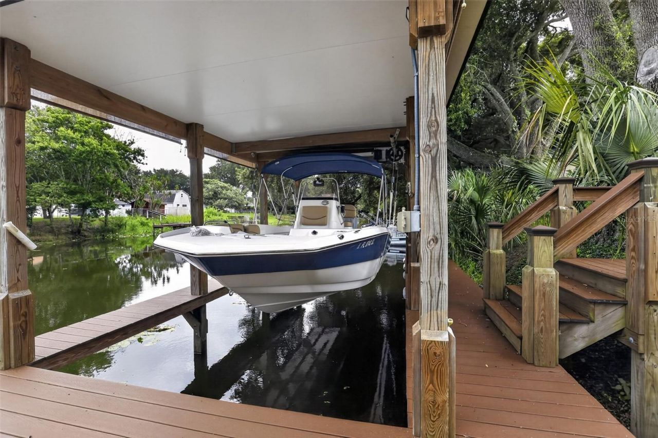 27728 Lisa Drive, Tavares, FL 32778 Photo