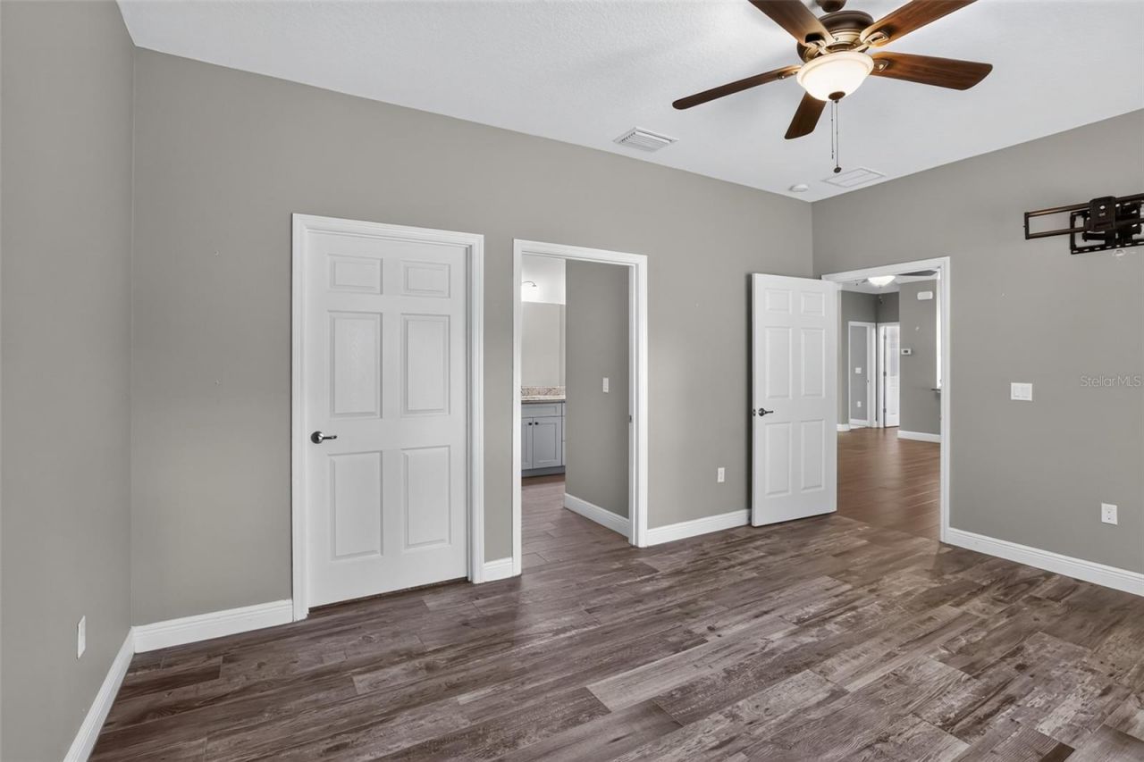 27728 Lisa Drive, Tavares, FL 32778 Photo