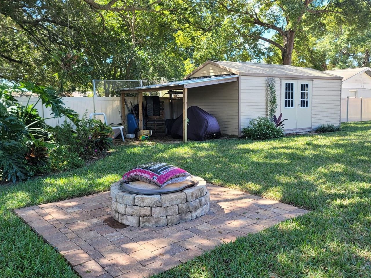 27728 Lisa Drive, Tavares, FL 32778 Photo