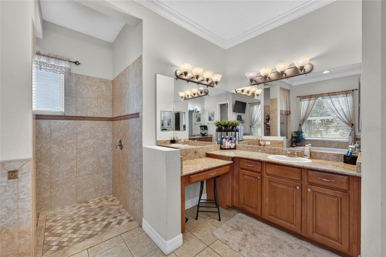5207 Lake Venice Drive, Wimauma, FL 33598 Photo