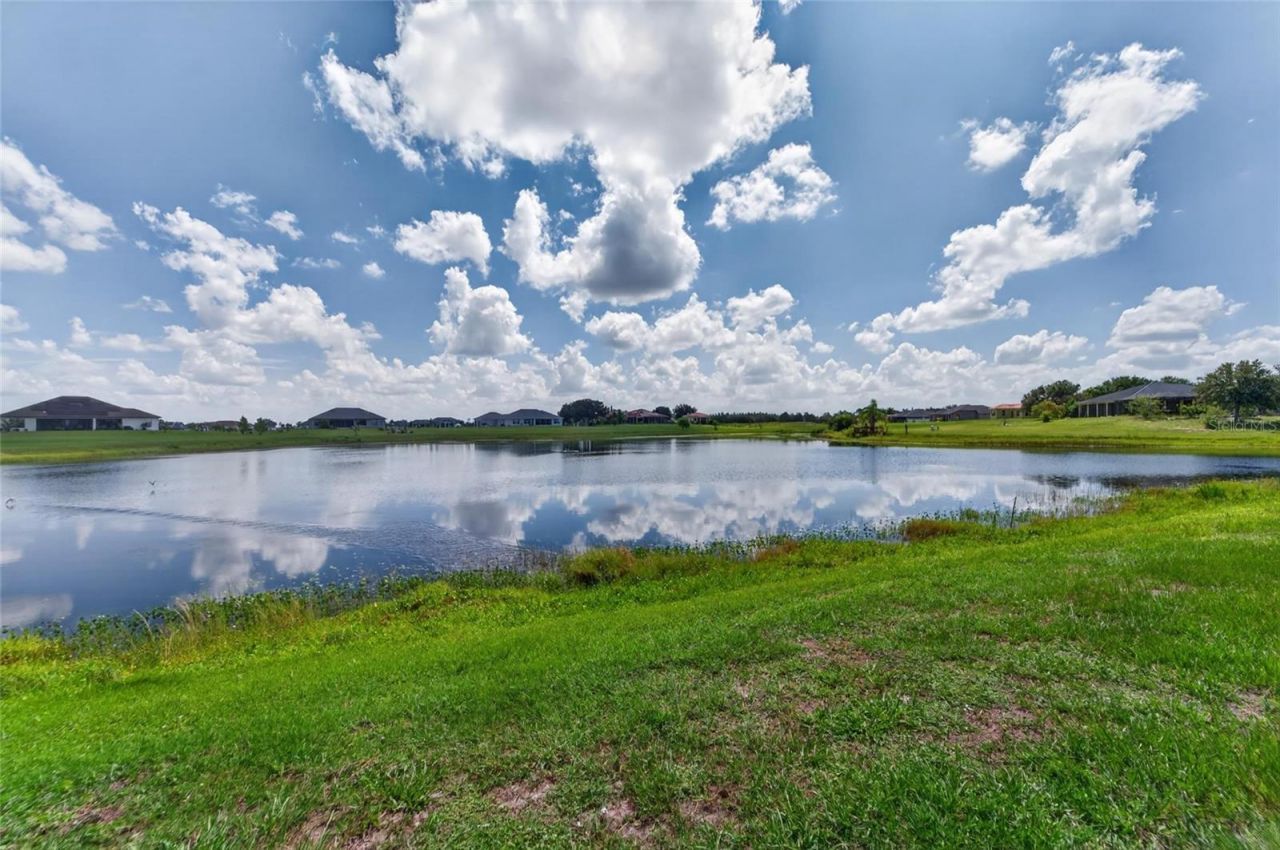 5207 Lake Venice Drive, Wimauma, FL 33598 Photo