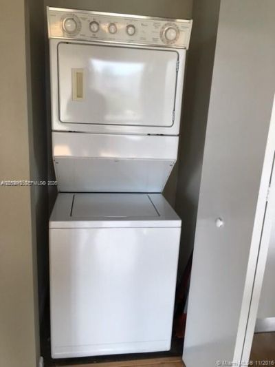 10 SW South River Dr , Unit 704, Miami, FL 33130 Photo