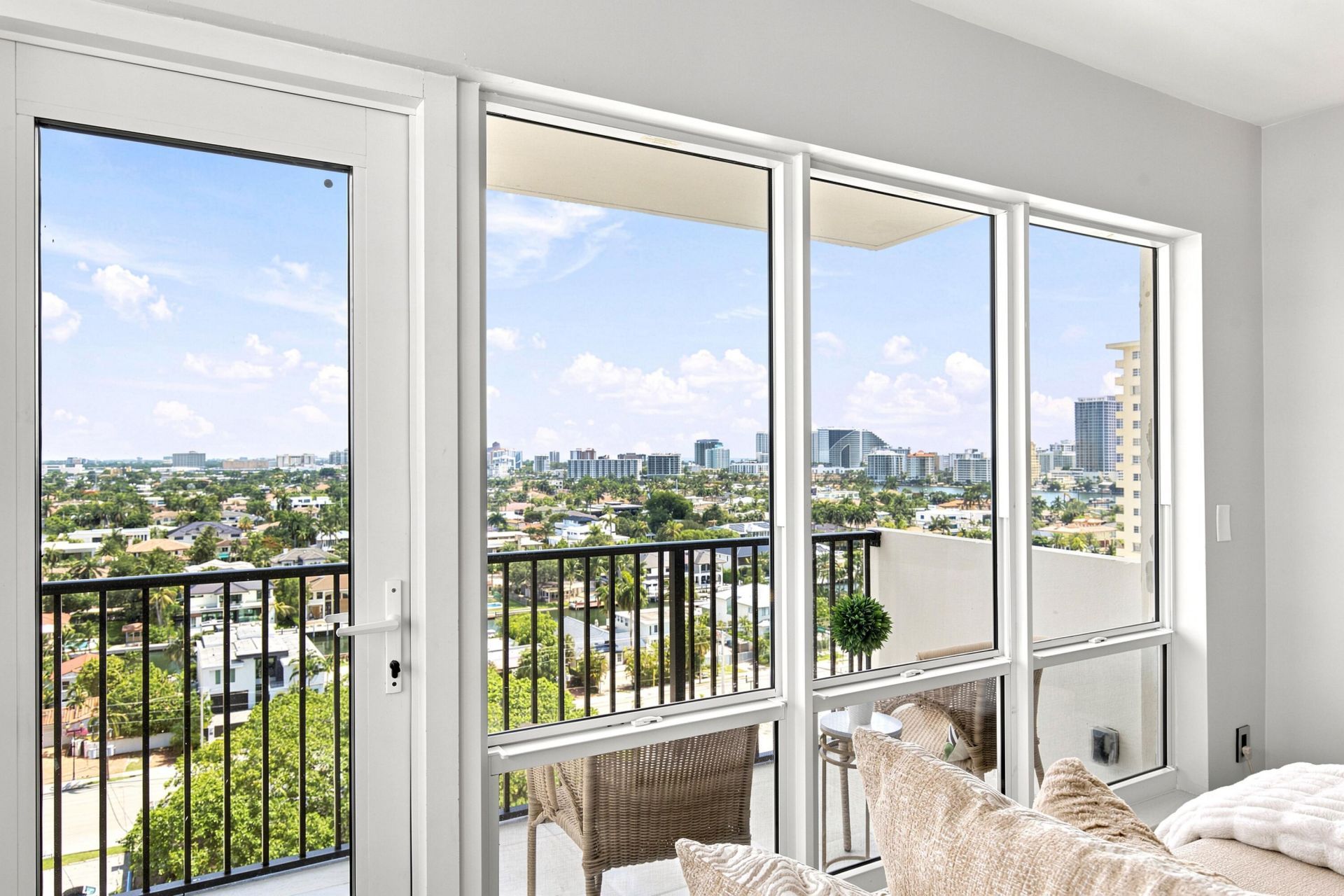 340 Sunset Drive, Unit 1502, Fort Lauderdale, FL 33301 Photo