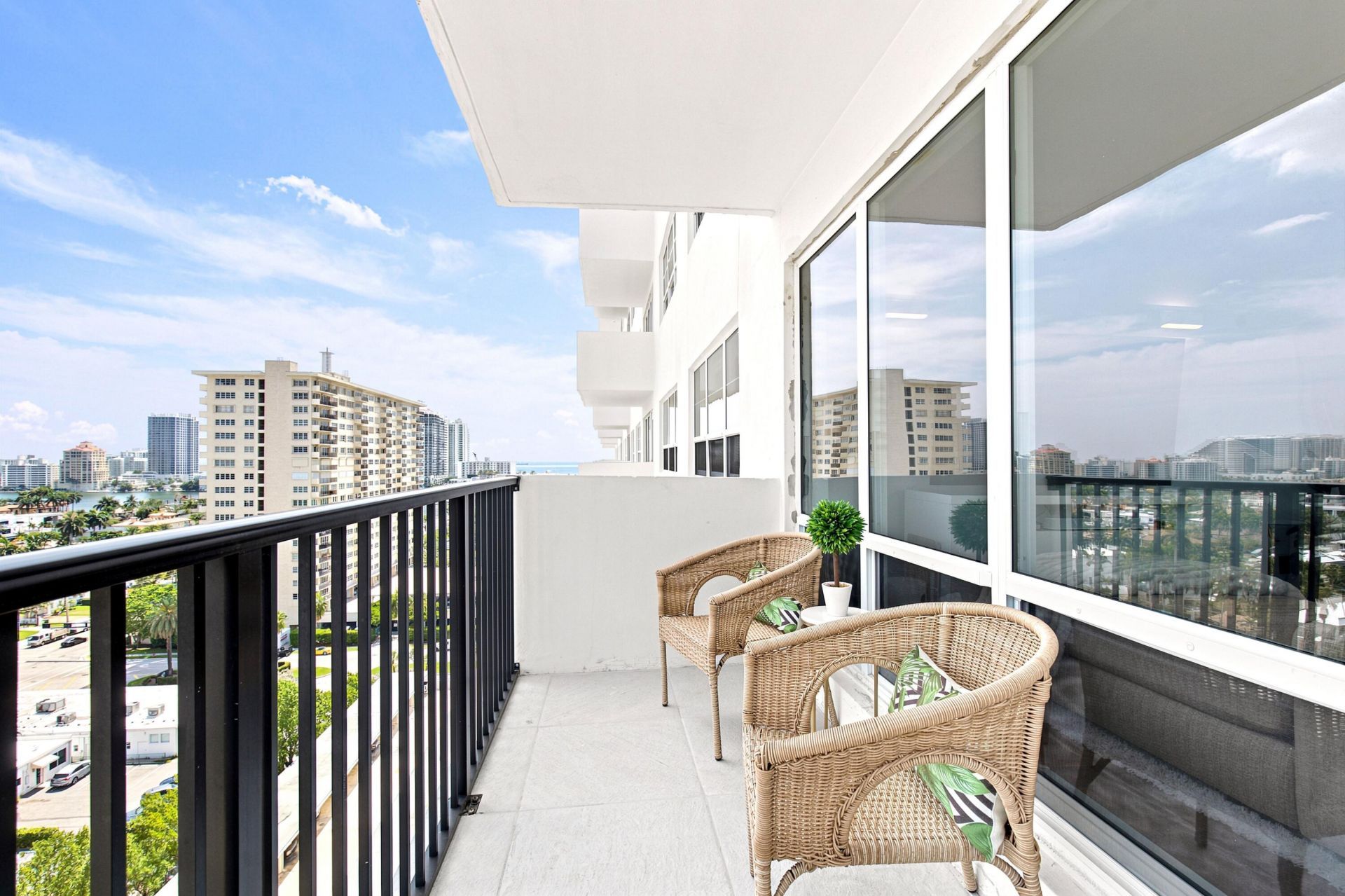 340 Sunset Drive, Unit 1502, Fort Lauderdale, FL 33301 Photo