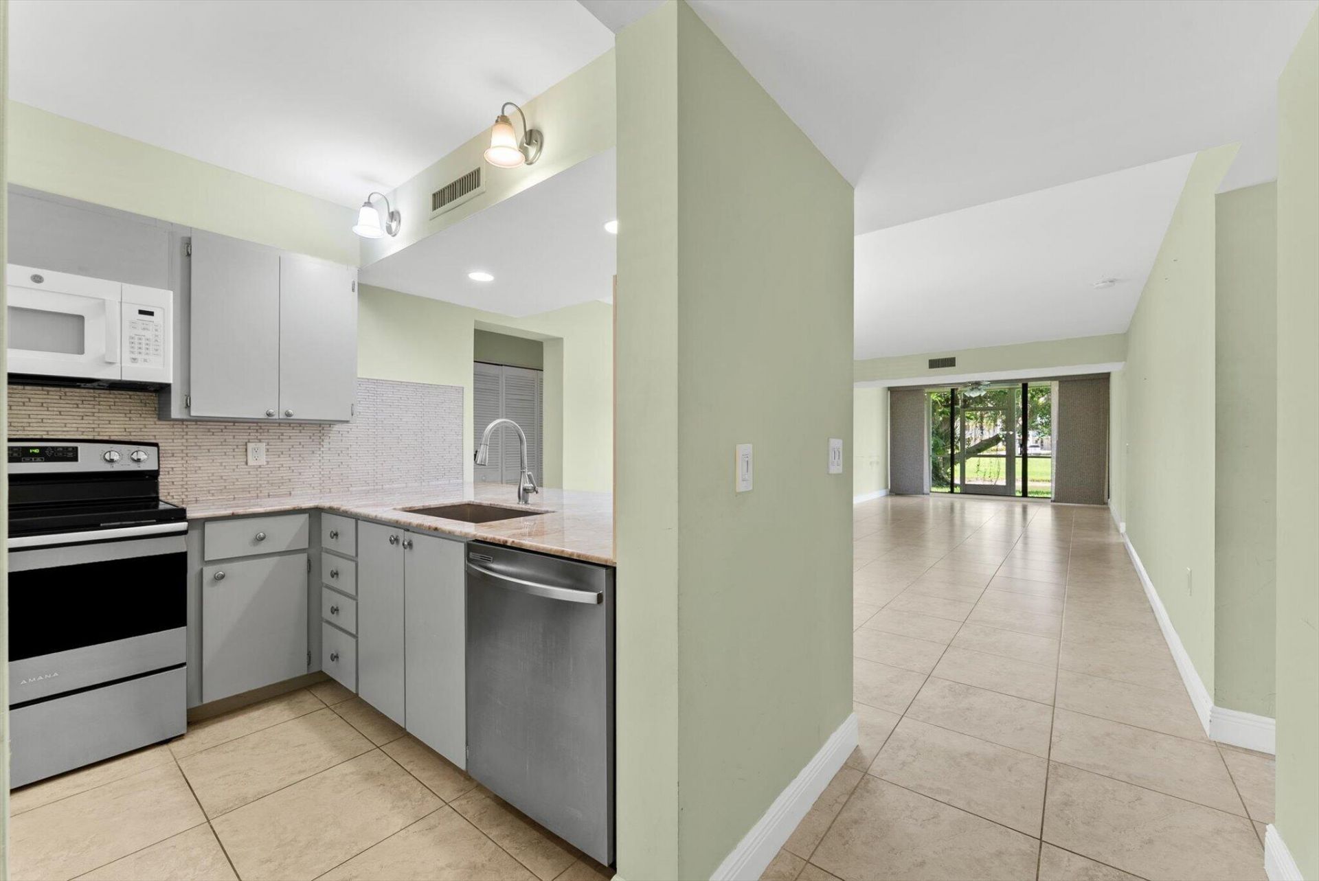 6205 Balboa Circle, Unit 102, Boca Raton, FL 33433 Photo
