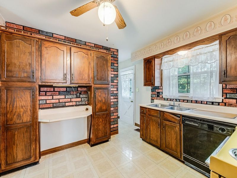 6 Dell Court, Florence, KY 41042 Photo 8