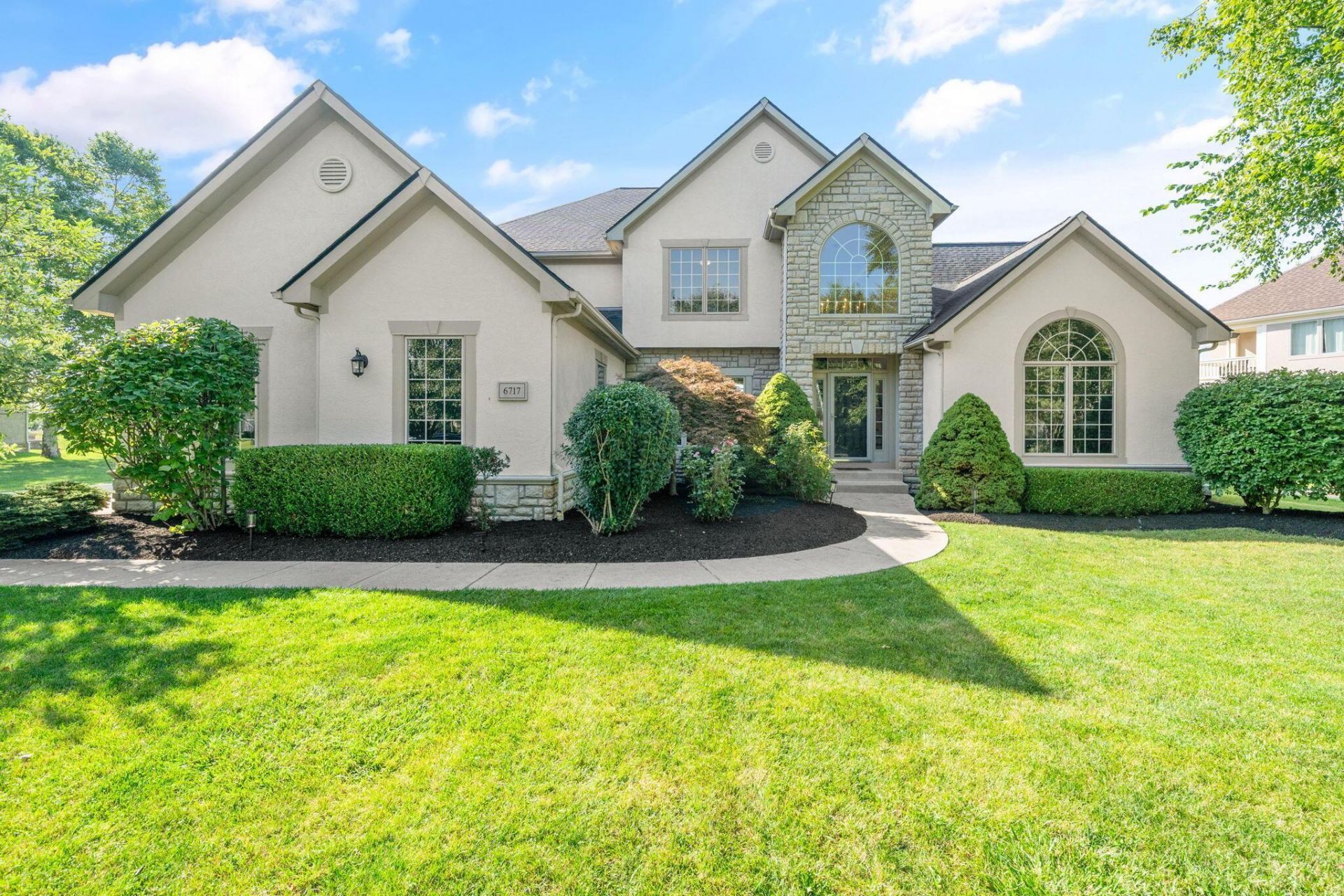 6717 Dunheath Circle , Dublin, OH 43016 Main Photo