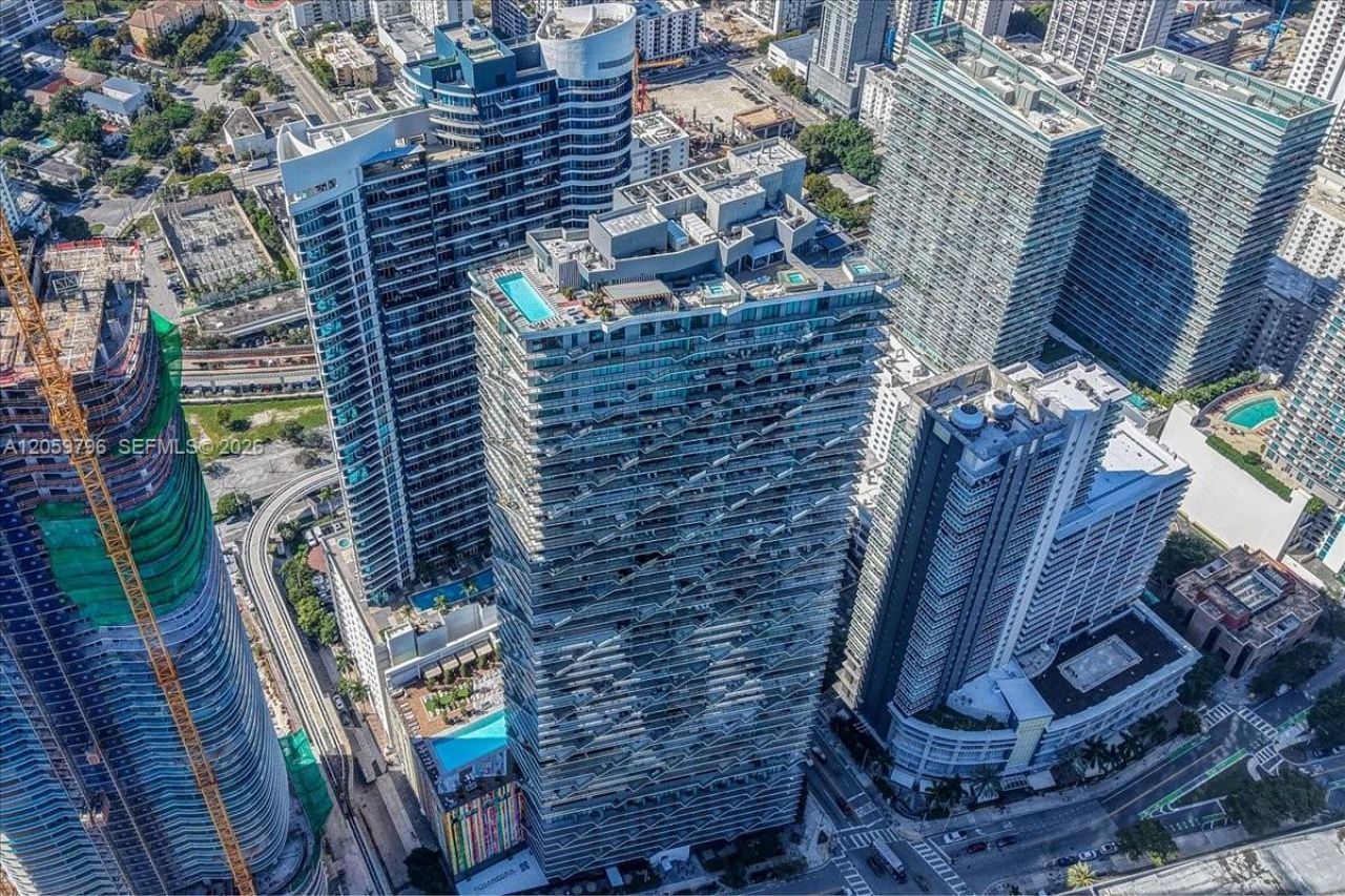 1300 S Miami Ave , Unit UPH5, Miami, FL 33130 Photo