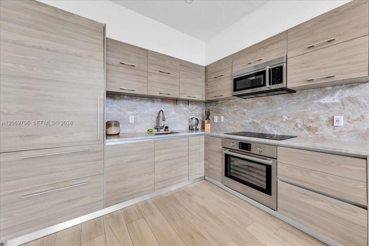 1300 S Miami Ave , Unit UPH5, Miami, FL 33130 Photo