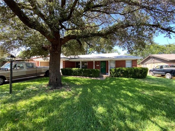 2004 Bettibart Street , Fort Worth, TX 76134