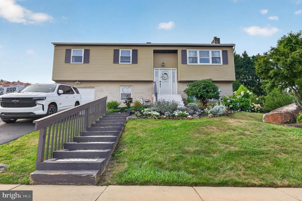 2 CATHY LANE, ASTON, PA 19014
