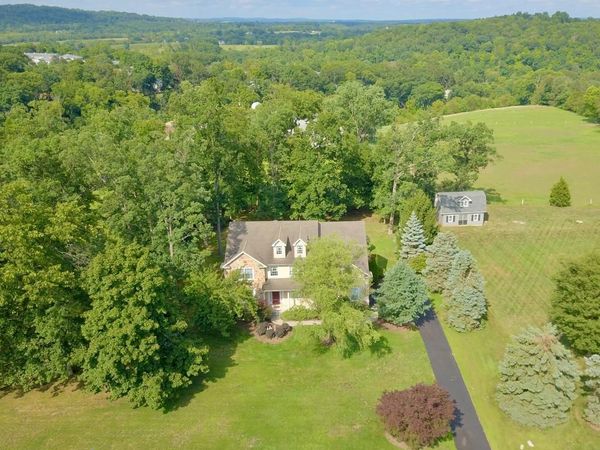 1 EAGLEVIEW LANE, SCHWENKSVILLE, PA 19473